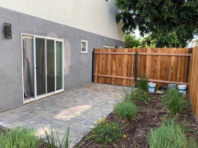Building Photo - 5731 Fulcher Ave
