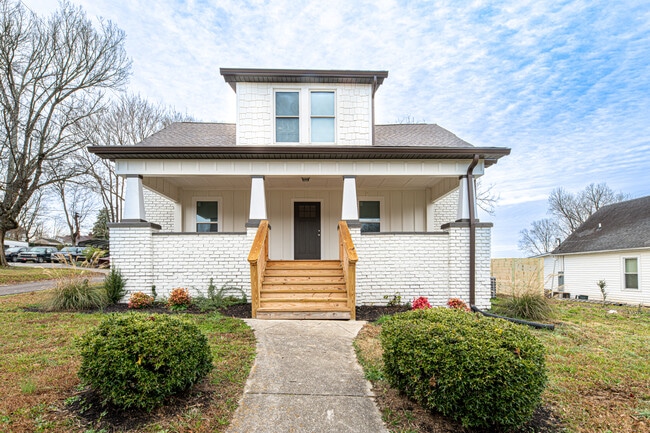 Photo - 1287 E Harper Ave House