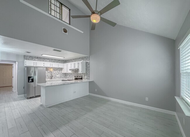 Building Photo - 934 S Lipona Rd