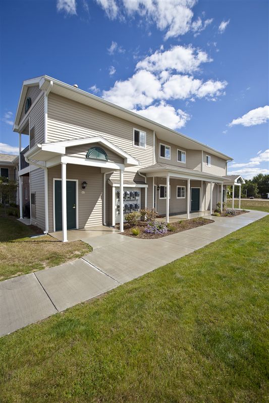 Building Photo - 15240 Red Tail Dr