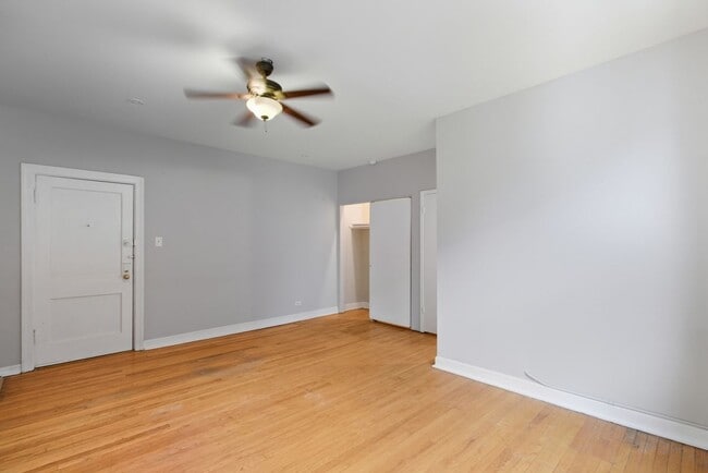 Foto del edificio - 1050 W George St