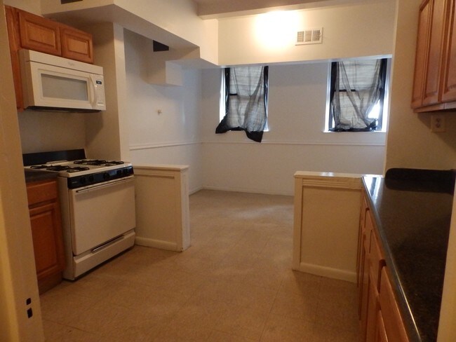 Building Photo - 1434 Ocean Pky