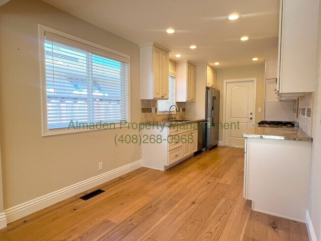 Foto del edificio - Remodeled Single-story Home near Award Win...