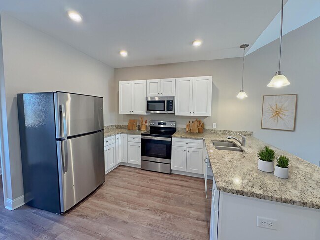 Building Photo - 104 Waybill Circle