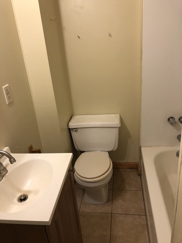 Bathroom - 43 Sussex St