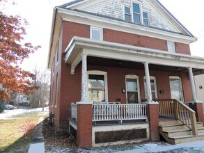 Building Photo - 290 S Main St