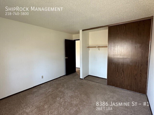 Foto del edificio - Meadowbrook Apartments 8386 #1