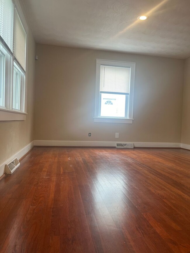 Foto del edificio - 983 Widgeon Rd