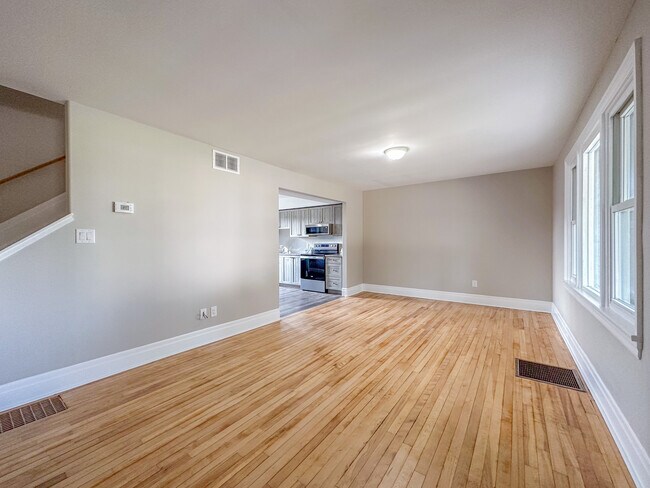 Building Photo - Diver Belt Drive Housem