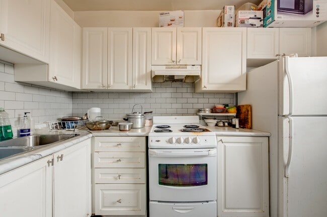 Building Photo - 157Wychwood Ave, Apt 9
