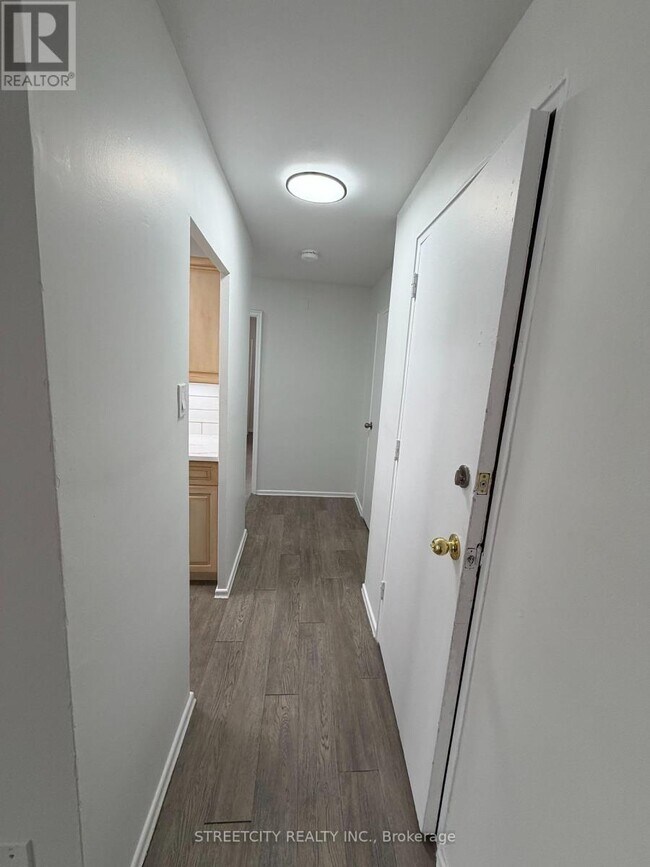 Photo du bâtiment - 1830 Dumont St