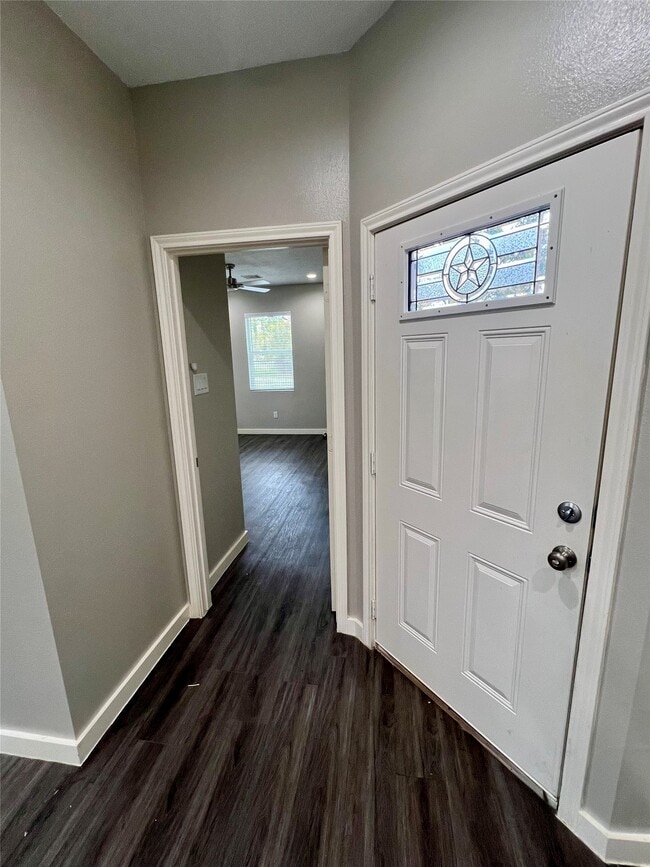 Building Photo - 9811 Leath St