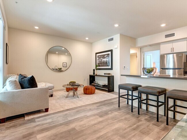 Foto del interior - Discover Modern Living in This Stylish 1-2...