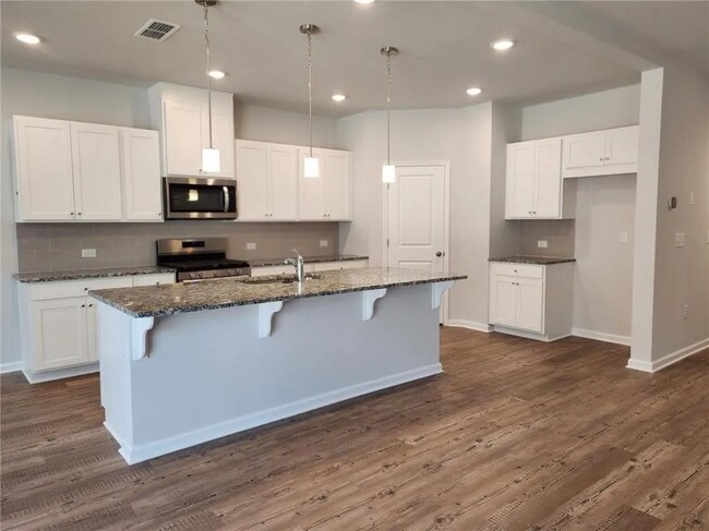 Building Photo - 64 Green Love Ln