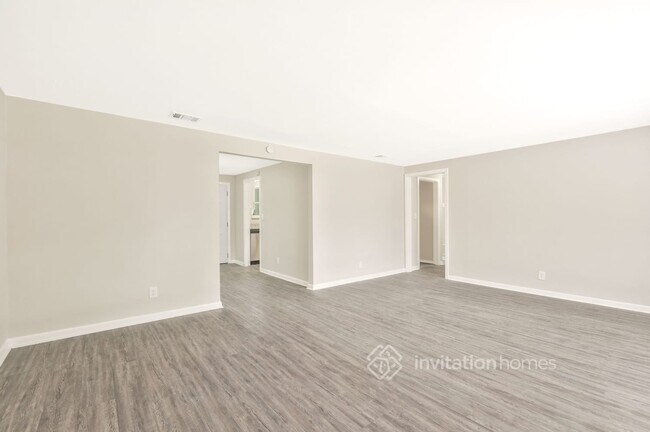 Building Photo - 5131 Rosebay Ct