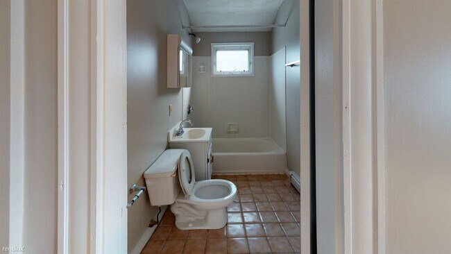 Building Photo - 2 br, 1 bath House - 10 Kelley Ct. #301 3-C