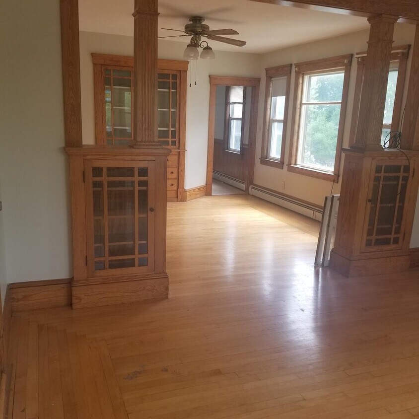 49 Elm St Unit 2, ster, MA 01570 Apartments in ster, MA