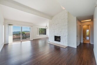 Building Photo - 86 Cottonwood Cir