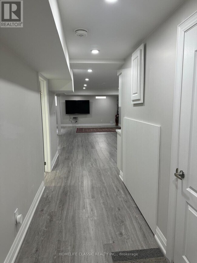 Photo du bâtiment - 658 Grand Trunk Ave