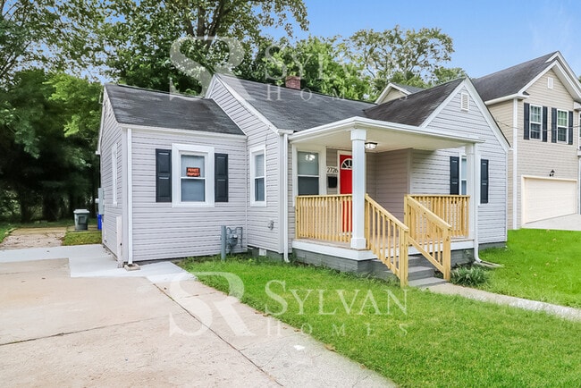 Building Photo - Enjoy living the good life in this 3 bedroom, 1 bathroom home