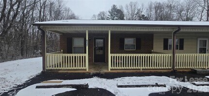 Building Photo - 517 Hickory St