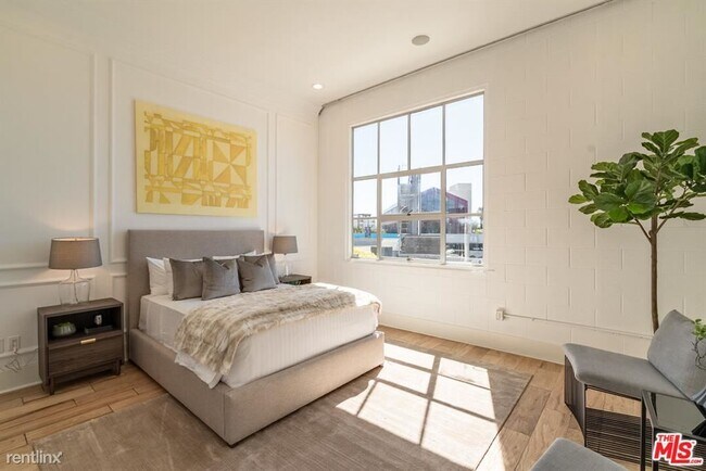 Foto del edificio - 2 br, 2 bath House - 710 N Orlando Ave Apt...