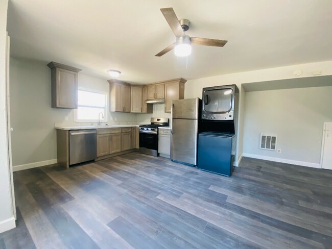 Foto del edificio - 1140 1/2 West St