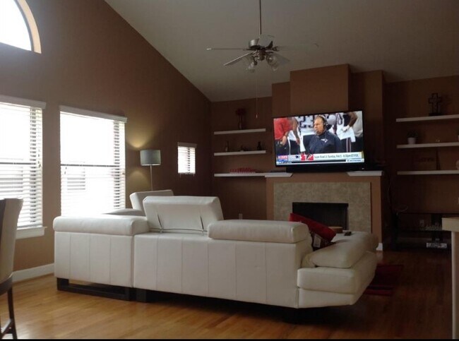 Foto del edificio - 3735 Main Plaza Dr