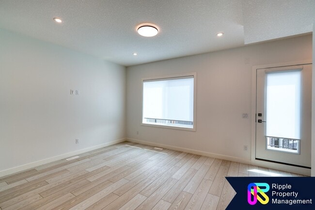 Building Photo - 280 Chelsea Rd