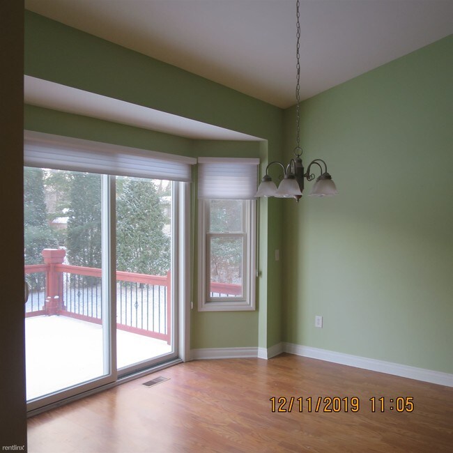 Building Photo - 3200 Ivy Ln