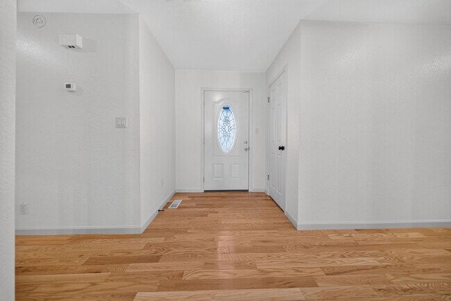 Foto del edificio - 5715 E 64th St