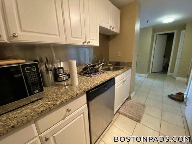 Building Photo - 15 N Beacon St