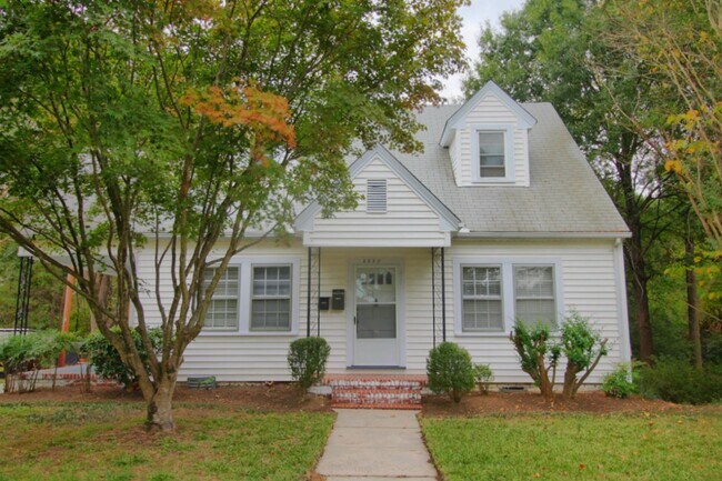Photo - Charming 2 Bedroom Duplex in Lakewood! House