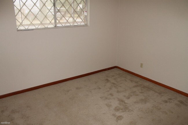 Building Photo - 4 br, 2 bath House - 4941 Country Club Ct