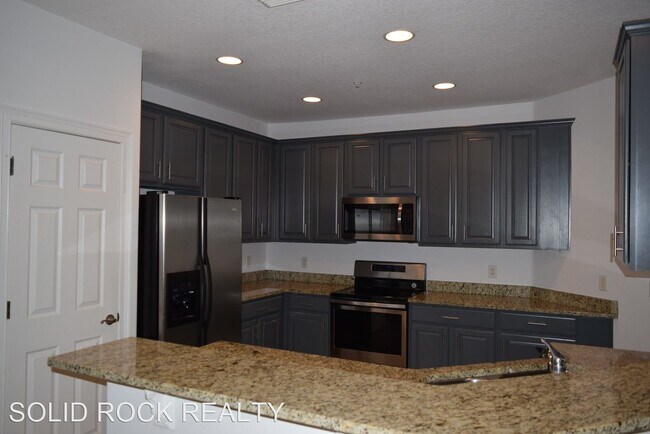 Building Photo - 3 br, 2.5 bath House - 6774 SORRENTO ST