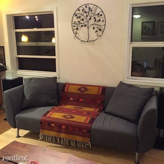 Building Photo - 1 br, 1 bath Apartment - Near Irving Park
