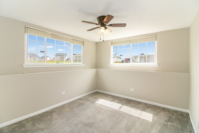 Foto del edificio - 3506 Meadow Lily Dr