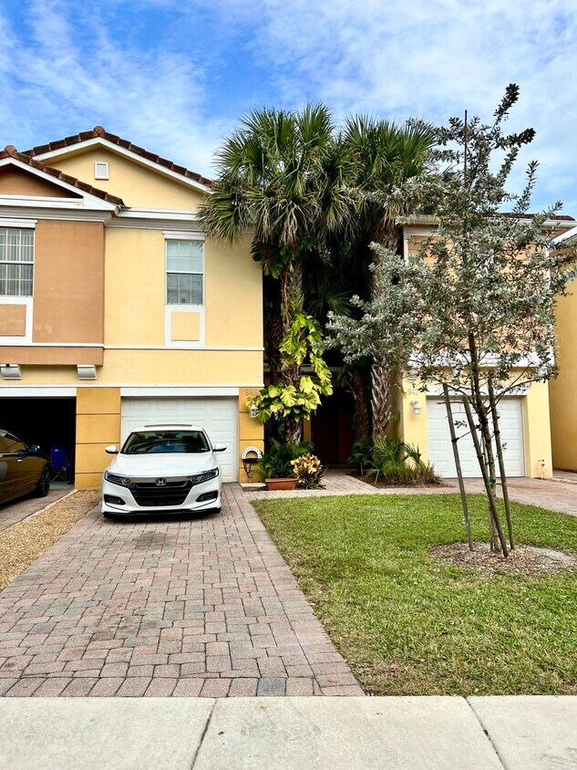 949 Pipers Cay Dr West Palm Beach, FL 33415 Alquileres en West Palm