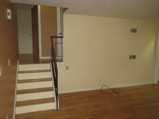 Building Photo - 1409/1411 E. Court