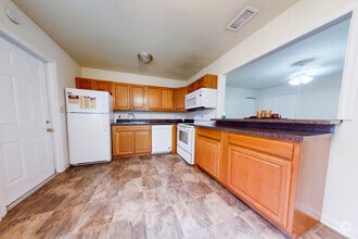 Building Photo - 1649 Airport Dr