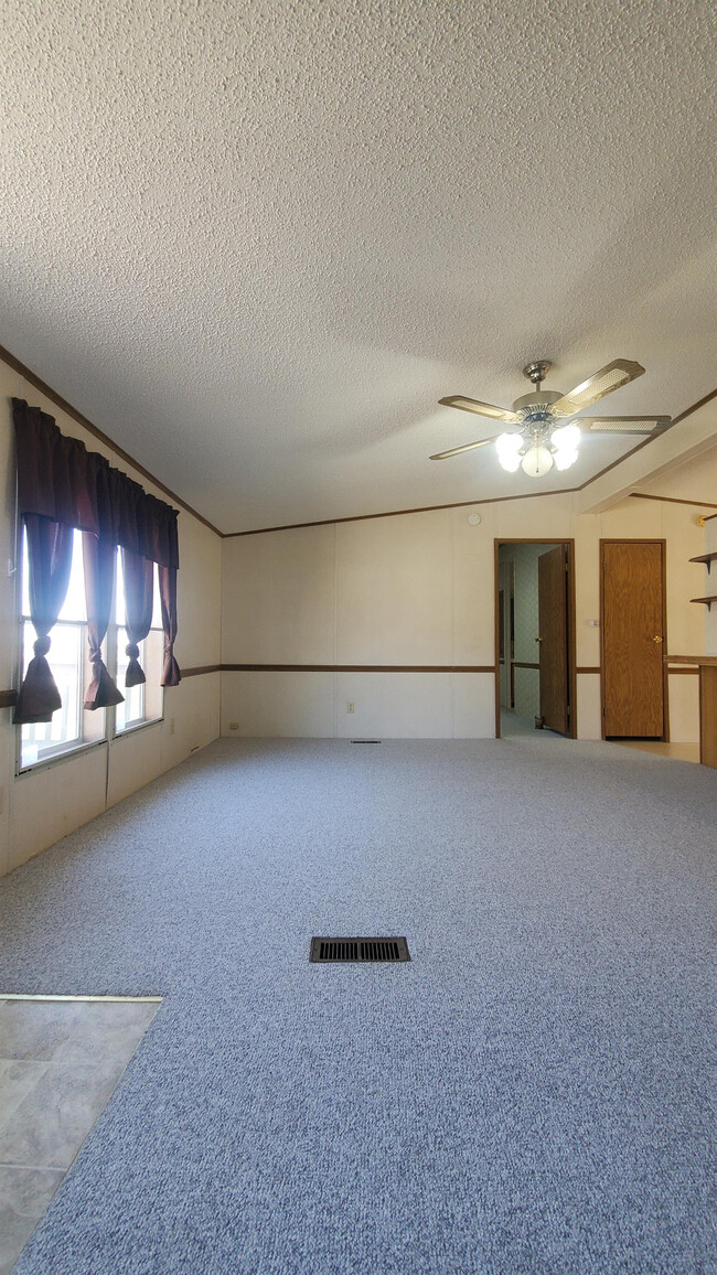 Building Photo - 2730 Echo Hill Rd