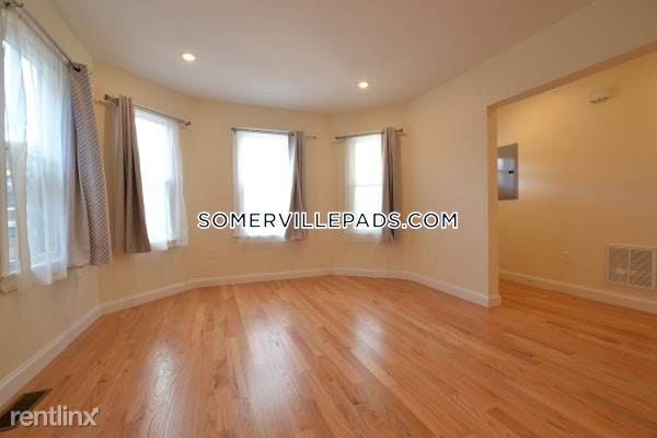 Building Photo - 4 br, 3 bath  - 5 Curtis St # H