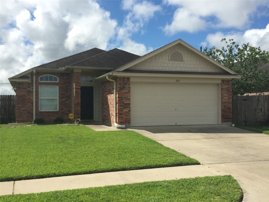 Primary Photo - 303 Sequoia Dr
