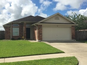 Building Photo - 303 Sequoia Dr