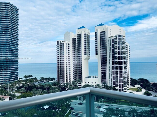 Foto del edificio - 19370 Collins Ave