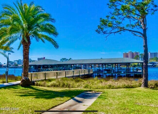 Foto del edificio - 7813 N Lagoon Dr