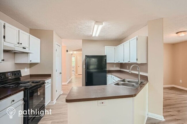 Foto del edificio - 2400 Emerald Dr