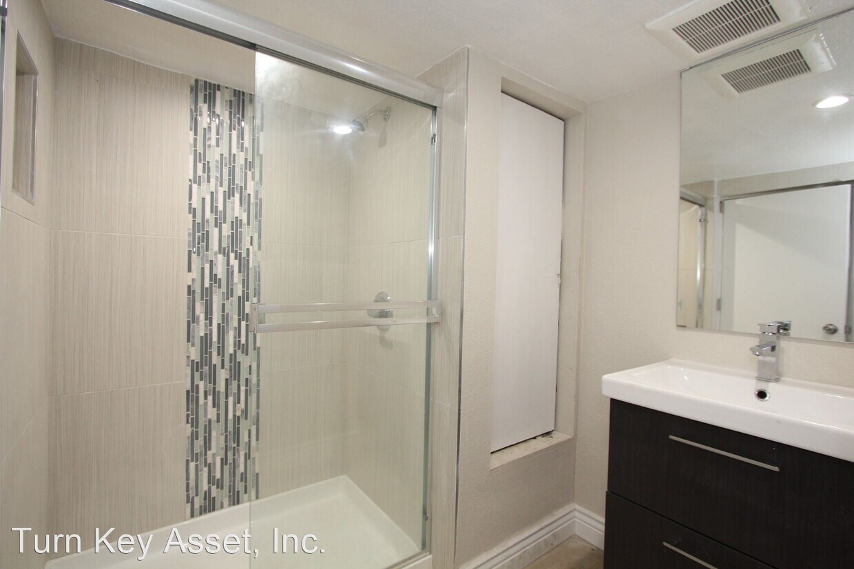 Primary Photo - 2 br, 1 bath House - 674 N. 4th St