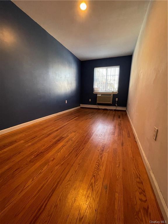 Foto del edificio - 3 bedroom in Bronx NY 10473