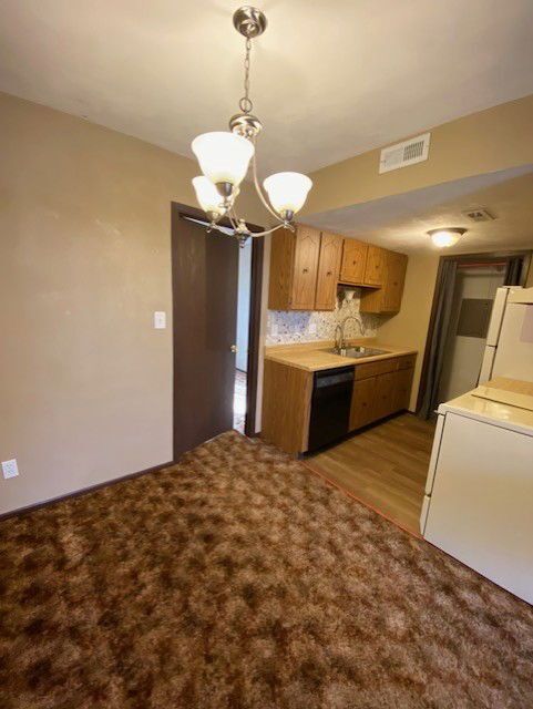 Foto del edificio - 2407 Frank Scott Pkwy W